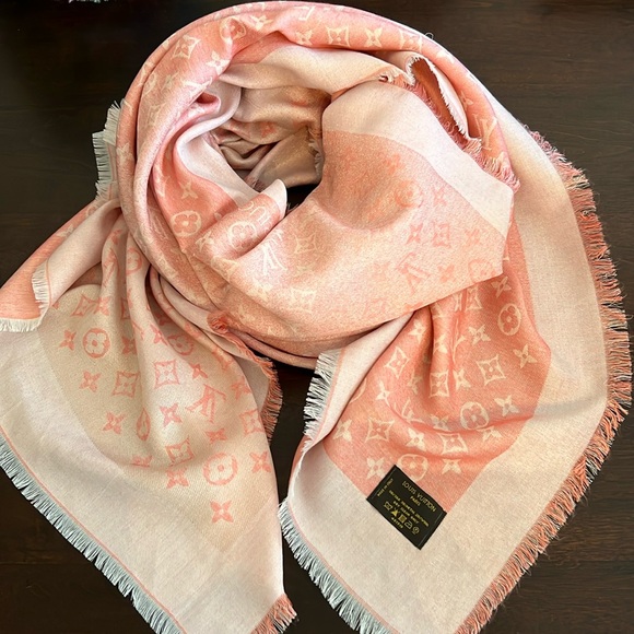 Louis Vuitton ombré Scarf / Shawl - Picture 1 of 3